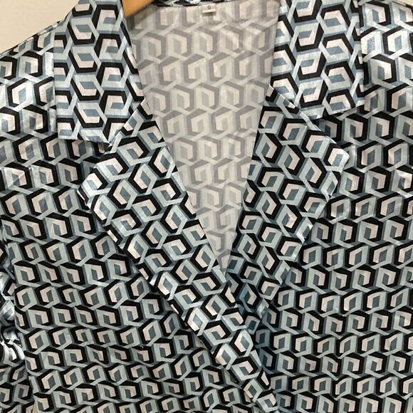 Mermaid Way NWT Silky Lounge Wear/Pajama 2 Piece Set in Geometric Print. Size S. - Picture 5 of 9